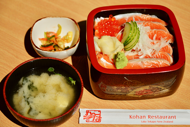 1番人気のサーモン丼！